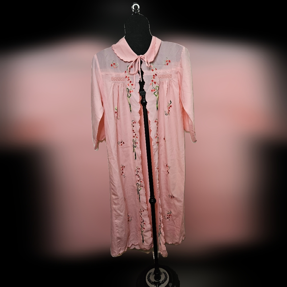 Vintage Pink Embroidered Robe Sm/Med